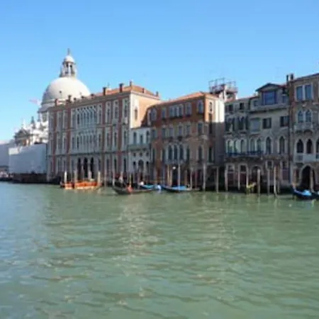 San Marco Charming With Canal View Lägenhet