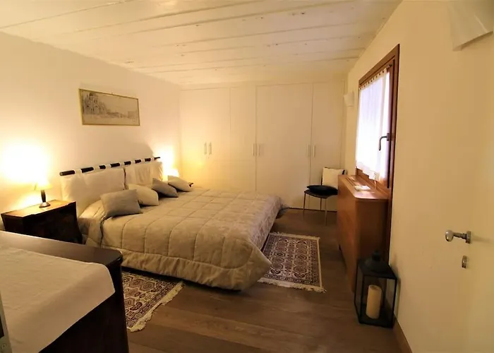 Апартаменты San Marco Charming With Canal View Венеция