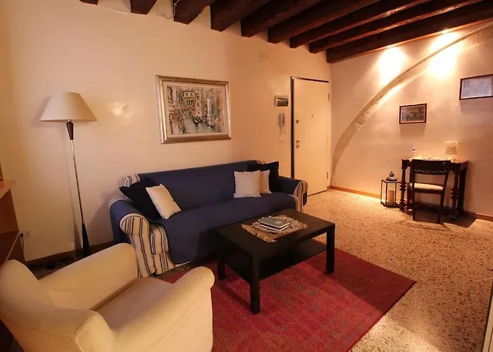 San Marco Charming With Canal View Апартаменты