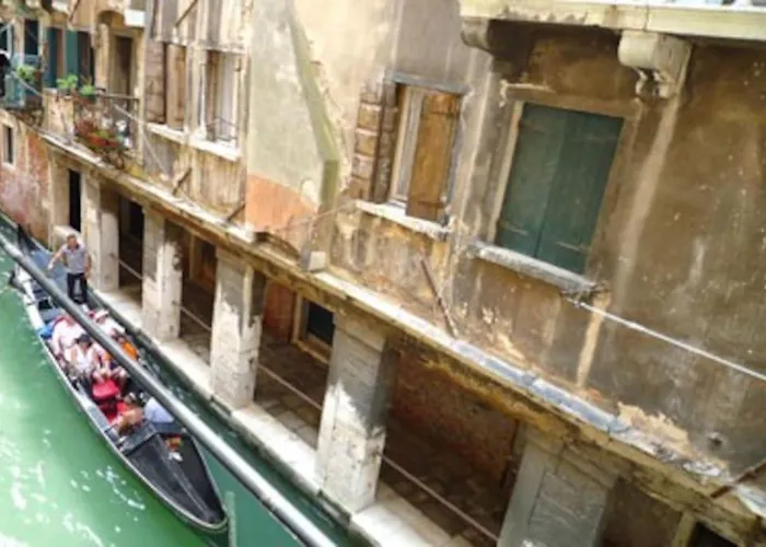 San Marco Charming With Canal View * Венеция